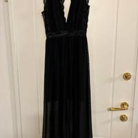 Abito lungo nero con inserti in pizzo