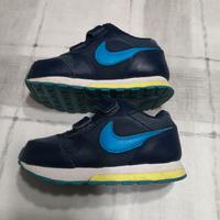 Scarpa bimbo Nike nr. 23,5