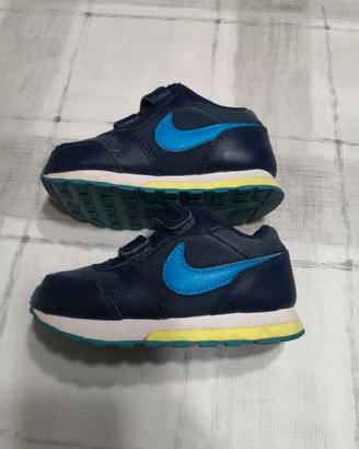 Scarpa bimbo Nike nr. 23,5