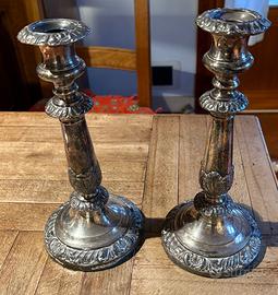 Coppia di candelieri antichi inglesi in Sheffield