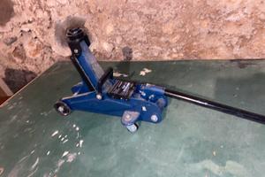 Crick auto sollevatore auto