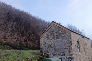 Casa rurale con terreno e bosco