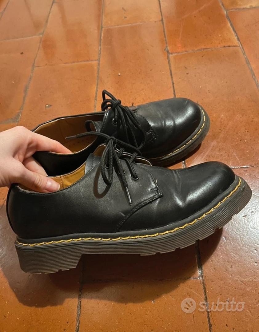 Scarpe simil Dr Martens Abbigliamento e Accessori In vendita a Bologna