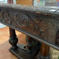 Tavolo d’antiquariato legno massello con intarsi