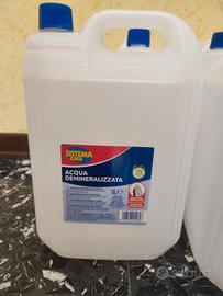 6 taniche acqua vuote da 5 LT ciascuna