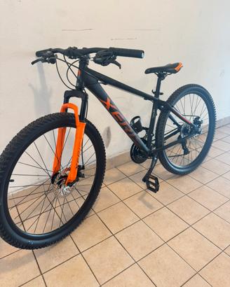 Mountain bike XERIS 27.5 - Come Nuova !