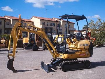 Miniescavatore usato KOMATSU PC 15 r8 HS