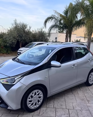 Toyota Aygo 1.0 VVT-i 69 CV 5 porte x-business MMT