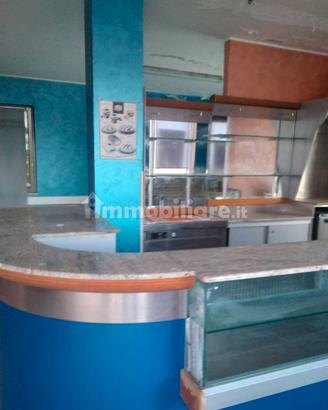 Vendita locale adibito a Bar con terreno