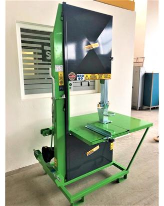 Sega a nastro 700 per legna da ardere