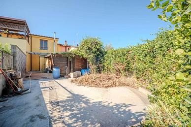 Casa indipendente di 100 m² con 4 locali a Campi B