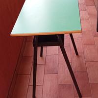 banco di scuola in formica verde