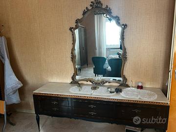 Mobile vintage con specchiera e marmo