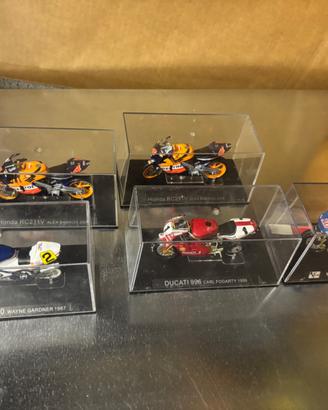Modellini di moto da competizione 