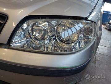 Proiettore sinistro FIAT PUNTO 3 del 2004