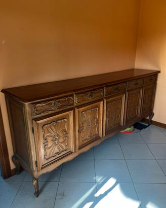 Grande mobile in legno massello stile classico