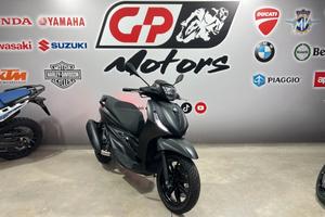 Piaggio Beverly 300 HP-E Deep Black 690KM