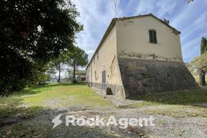 PODERE CON 30 ETTARI DI TERRENO