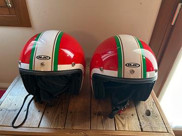 Coppia caschi con visiera