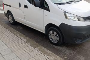 Furgoncino Nissan NV200