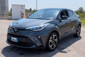 Toyota C-HR  2023 2.0h Lounge e-cvt Ibrida