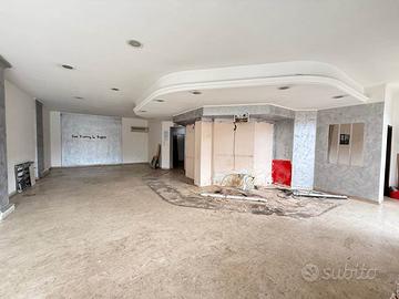 Rif.D06146| negozio siracusa