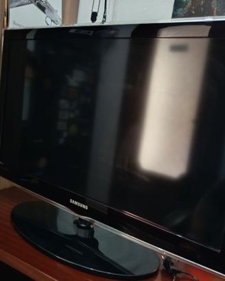 TV Samsung 32" funzionante con telecomando