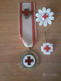 Militaria- lotto C. Rossa