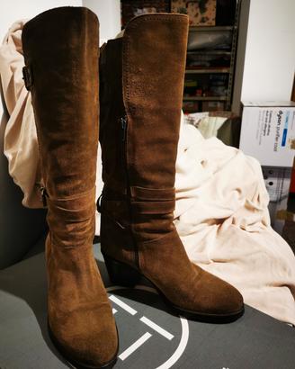 Stivale scamosciato marrone bagatt N°36 