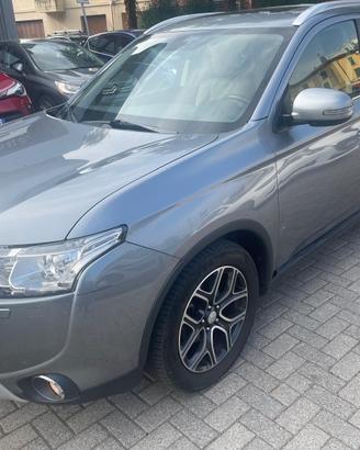 Mitsubishi Outlander 2.2 DI-D 4WD Instyle 7p.