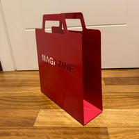 Portarivista in metallo rosso