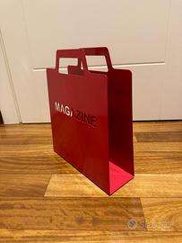 Portarivista in metallo rosso