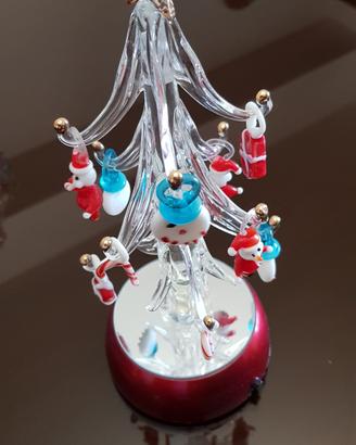 Piccolo e grazioso albero natalizio luminoso 