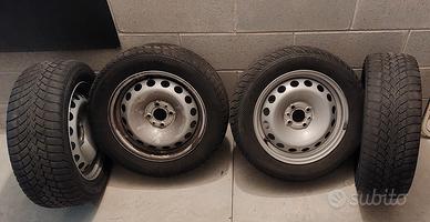 Gomme invernali Nokian con cerchi in ferro