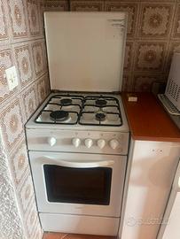 Cucina a gas con forno