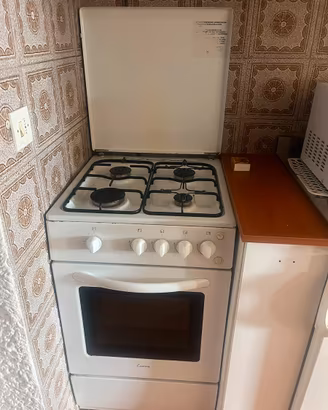 Cucina a gas con forno