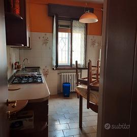 Modena camera matrimoniale libera da subito