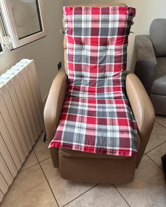 Poltrona con comando elettrico