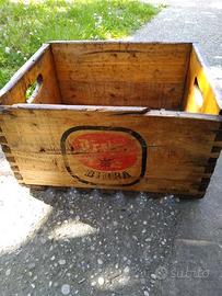 Antica cassetta in Legno con scritta “DREHER