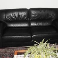Divano tre posti in pelle nera L=220