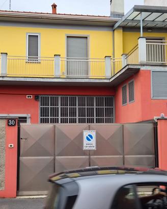 APPARTAMENTO Mq.120 + CAPANNONE Mq. 750