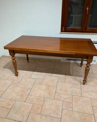 Tavolo in legno di ciliegio