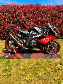 Aprilia RSv4 RF 