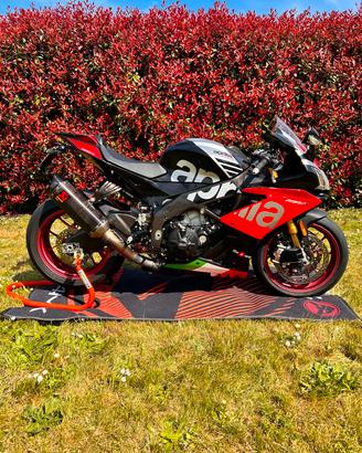 Aprilia RSv4 RF 