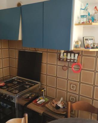 dispense cucina + mobiletto con cassettiere