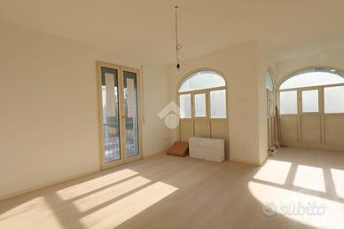 MONOLOCALE A MONTIRONE