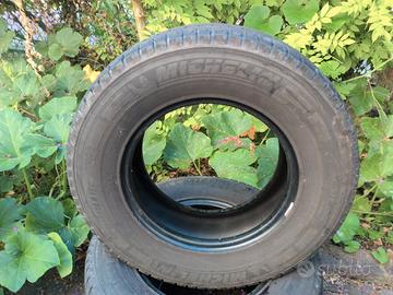4 gomme