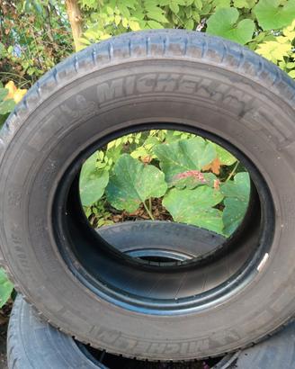 4 gomme