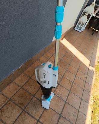 Aspiratore per piscina