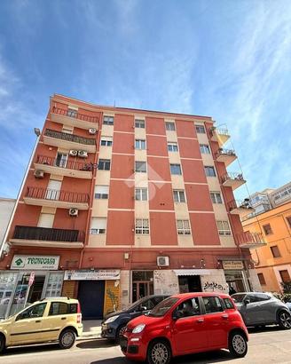 4 LOCALI A BARI